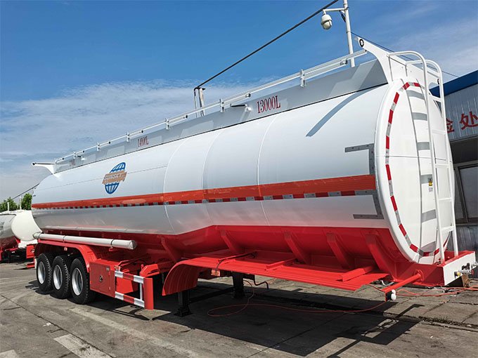 https://www.sunskyvehicle.com/resources/matchpages/common/2020/1209/6979/5fd099782e561/fuel%20tank%20trailer%20manufacturer.jpg